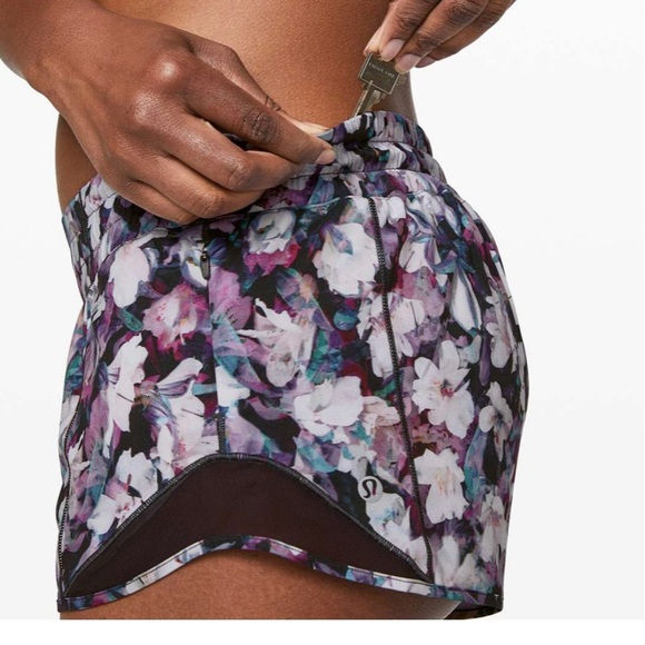 Lululemon Hotty Hot Short - Picture 4 of 4